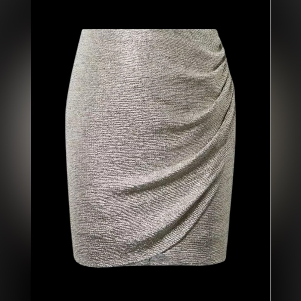Torrid Mini Foil Knit Tulip Skirt size 1 = 14/16 and 2 = 18/20